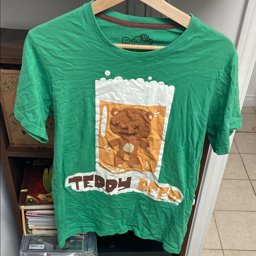 Paradisa Green Teddy Bear Graphic T-Shirt